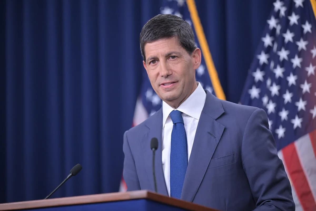 Treasury Bond Move Is a Nightmare for Fed's Warsh